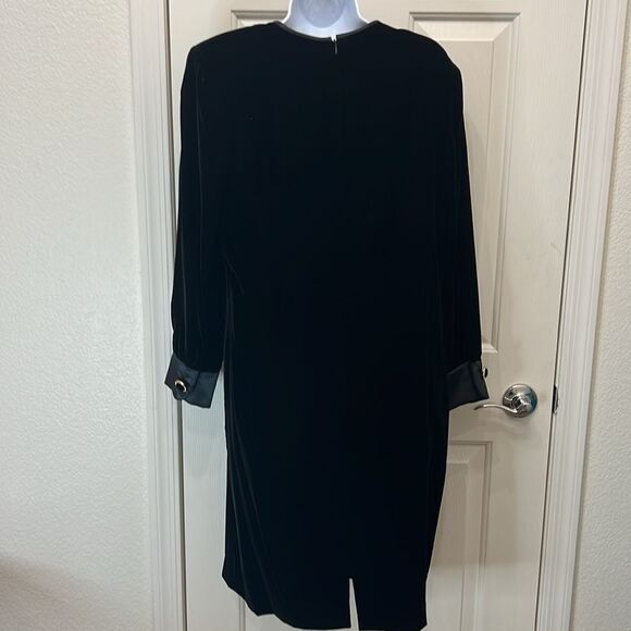 Morton Myles Black Velvet Dress Sz 12 Scoop Neck Long Sleeve Gold Diamond Button - Picture 7 of 11